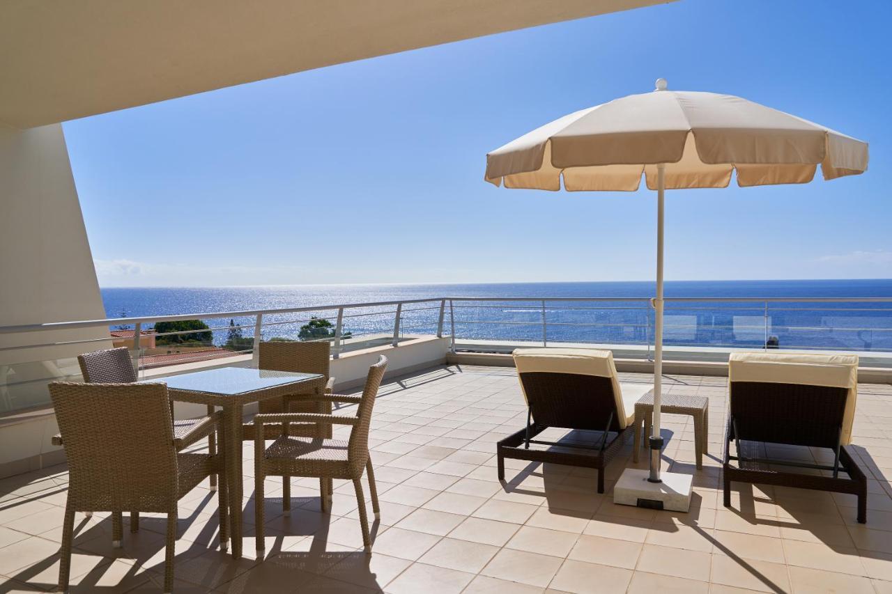 Melia Madeira Mare Hotell Funchal  Eksteriør bilde A terrace at the hotel