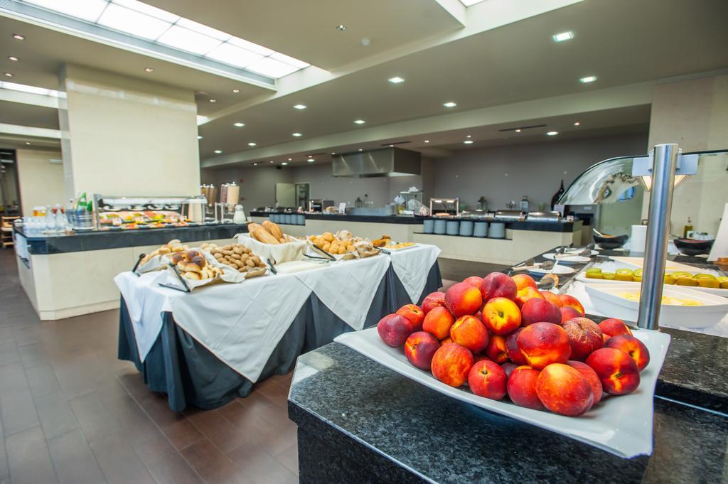 Melia Madeira Mare Hotell Funchal  Eksteriør bilde Buffet at a hotel